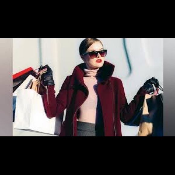 Meet your Posher, Melissa - Picture 1 of 1